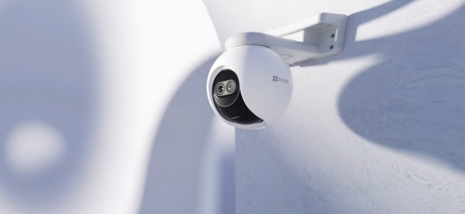 Camera C8PF hỗ trợ việc quan sát xung quanh nhà, góc nhìn 360 độ, phát hiện người và vật nuôi bằng AI. Ảnh: Ezviz