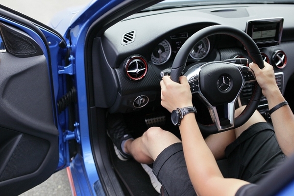 Hướng dẫn cách lái xe và vận hành ô tô an toàn, kỹ thuật