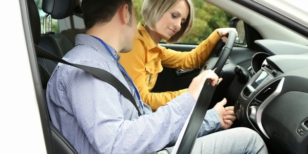 Cách lái xe ô tô an toàn và hiệu quả cho người mới bắt đầu