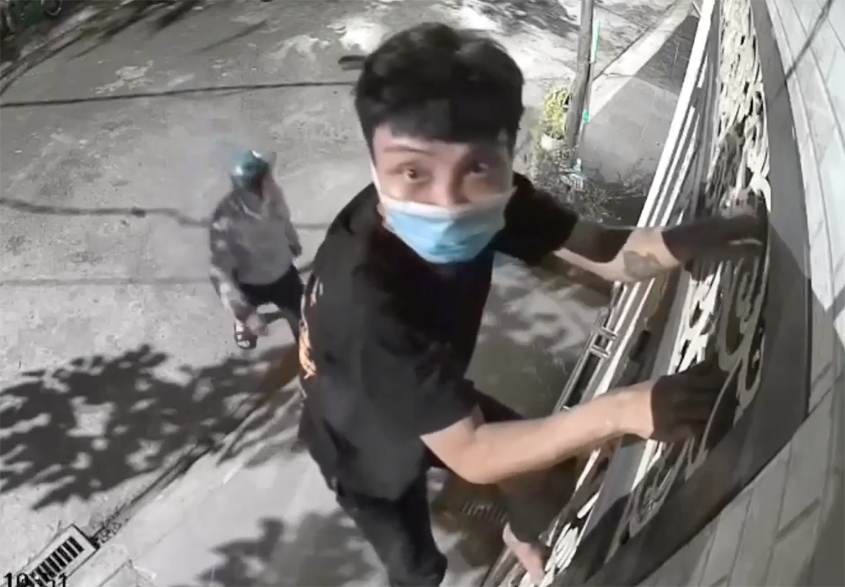 Camera an ninh: Trèo vào nhà trộm