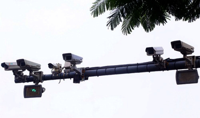 Hệ thống camera giám sát trên phố Xã Đàn, TP Hà Nội. Ảnh: Bá Đô