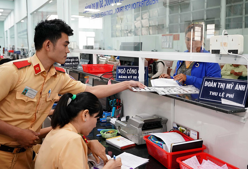 Biến biển số xe thành thảm