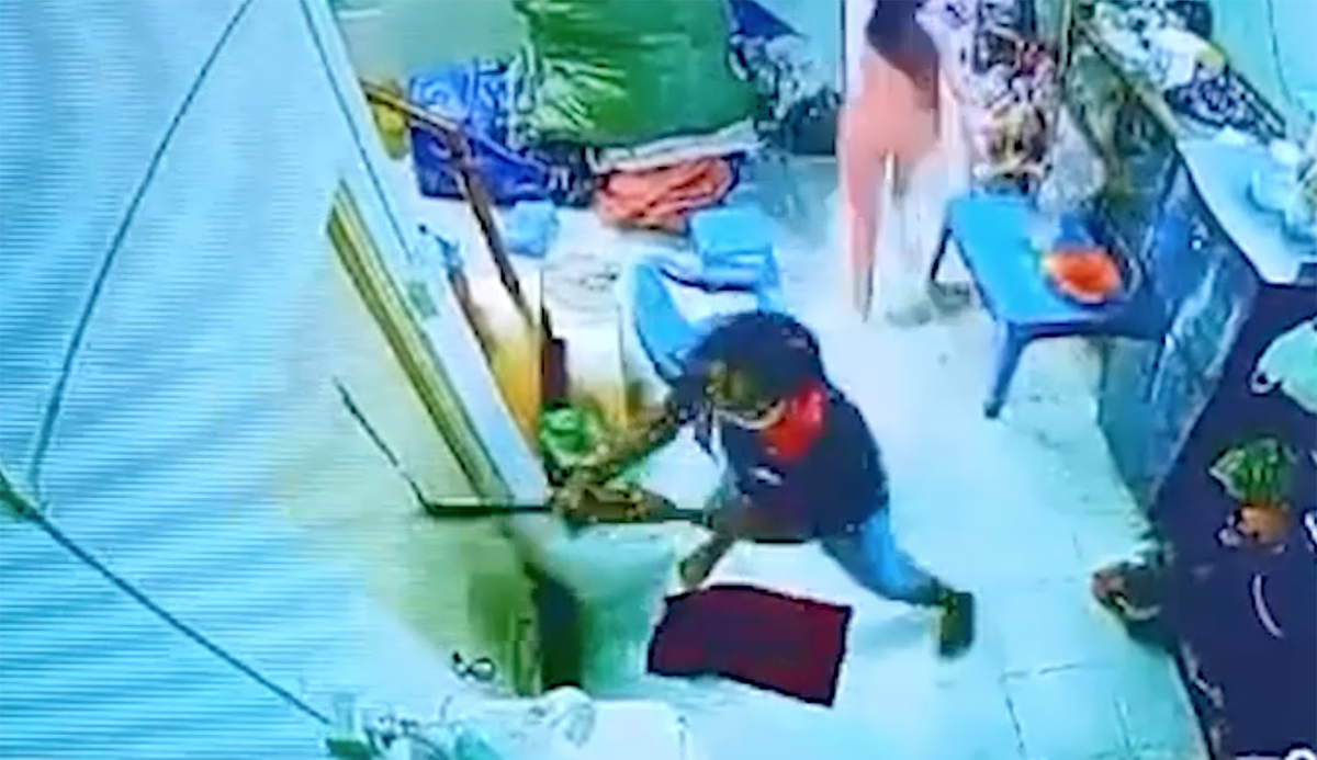 Chém người phụ nữ