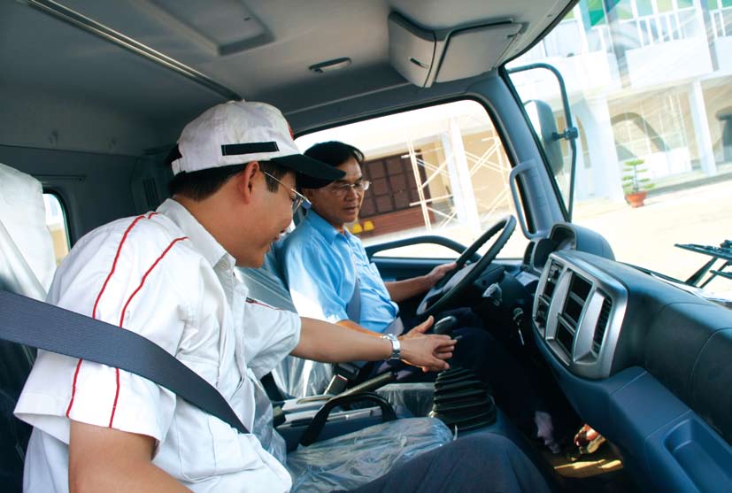 Hướng dẫn cho xe ô tô lái bên trái cua