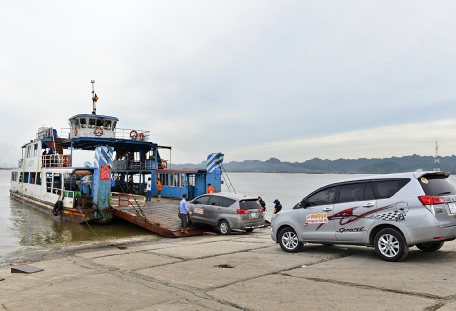 Trải nghiệm lái xe so với San San