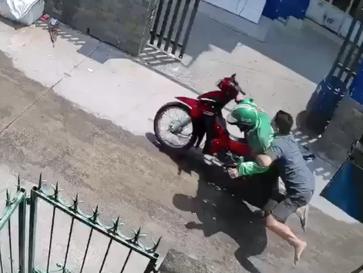 Người dân vây bắt trộm