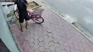 Camera an ninh: Bị thương vẫn đi ăn trộm